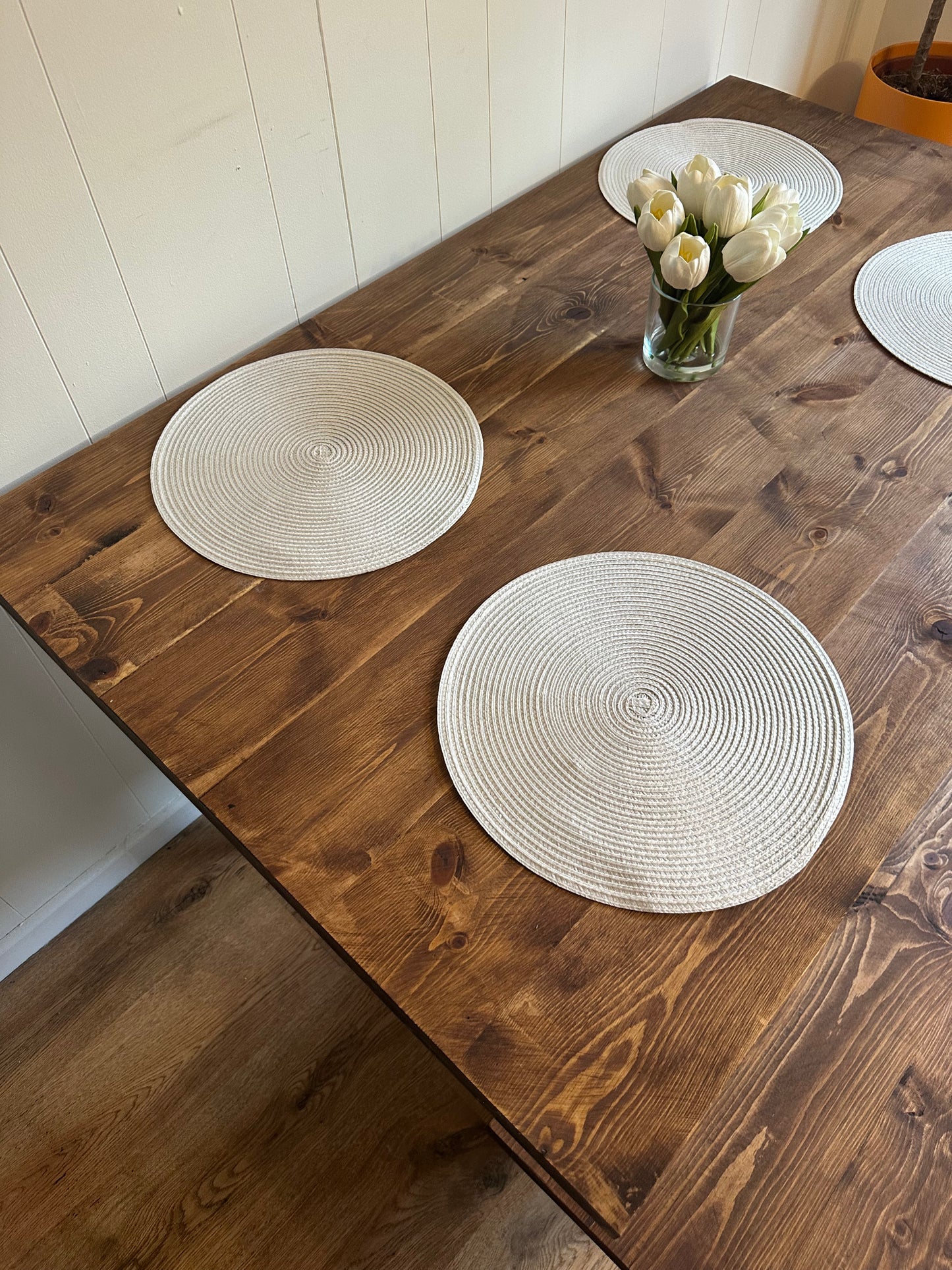solid wood dinning table