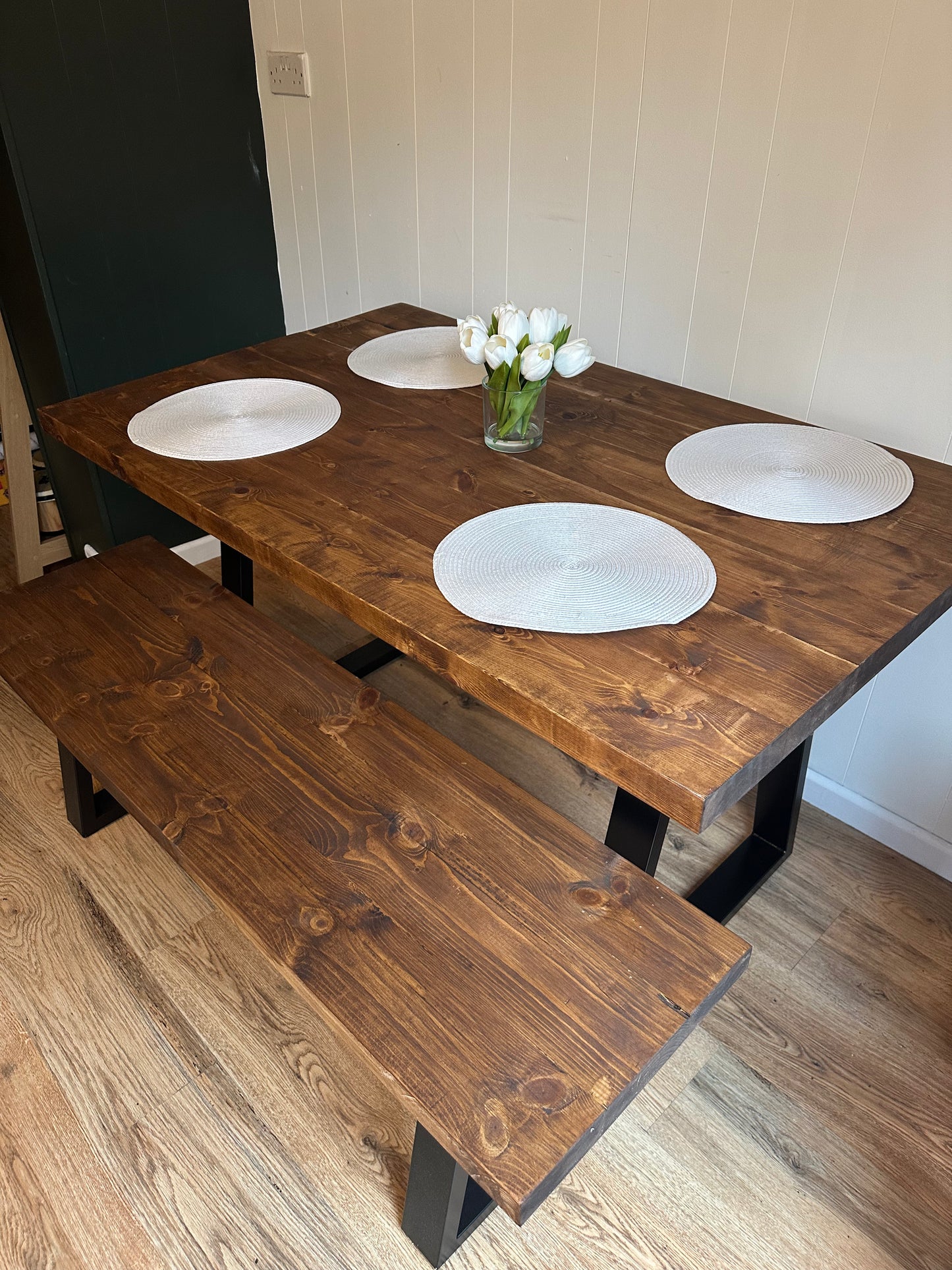 solid wood dinning table
