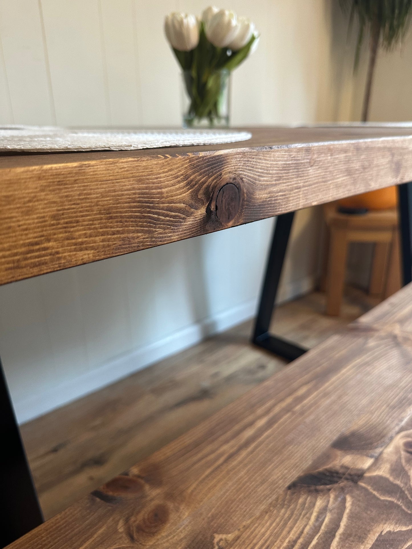 solid wood dinning table