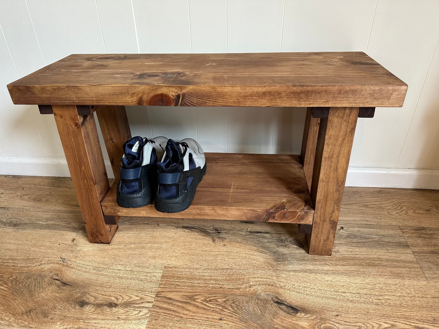 bench seat / shoe storage