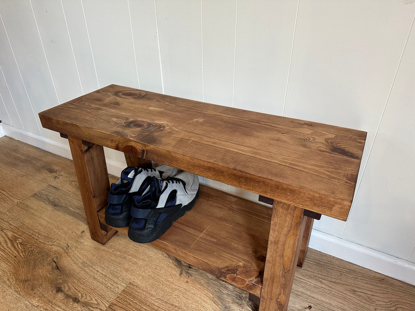 bench seat / shoe storage